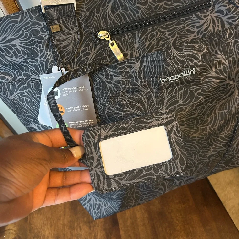 Baggallini Avenue Tote‎ Bag Midnight Blossom NWT